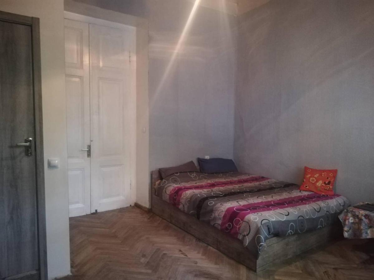 Eka'S Apartment On Marjanishvili Tbilisi Exterior foto
